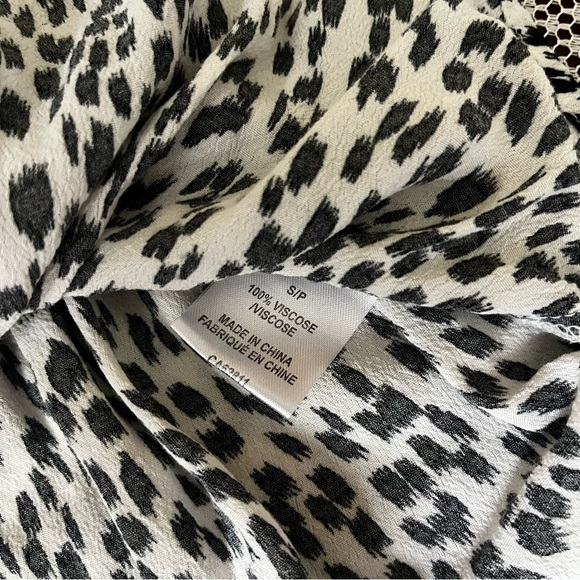 Kismet animal print smocked off shoulder top size small - Picture 5 of 6